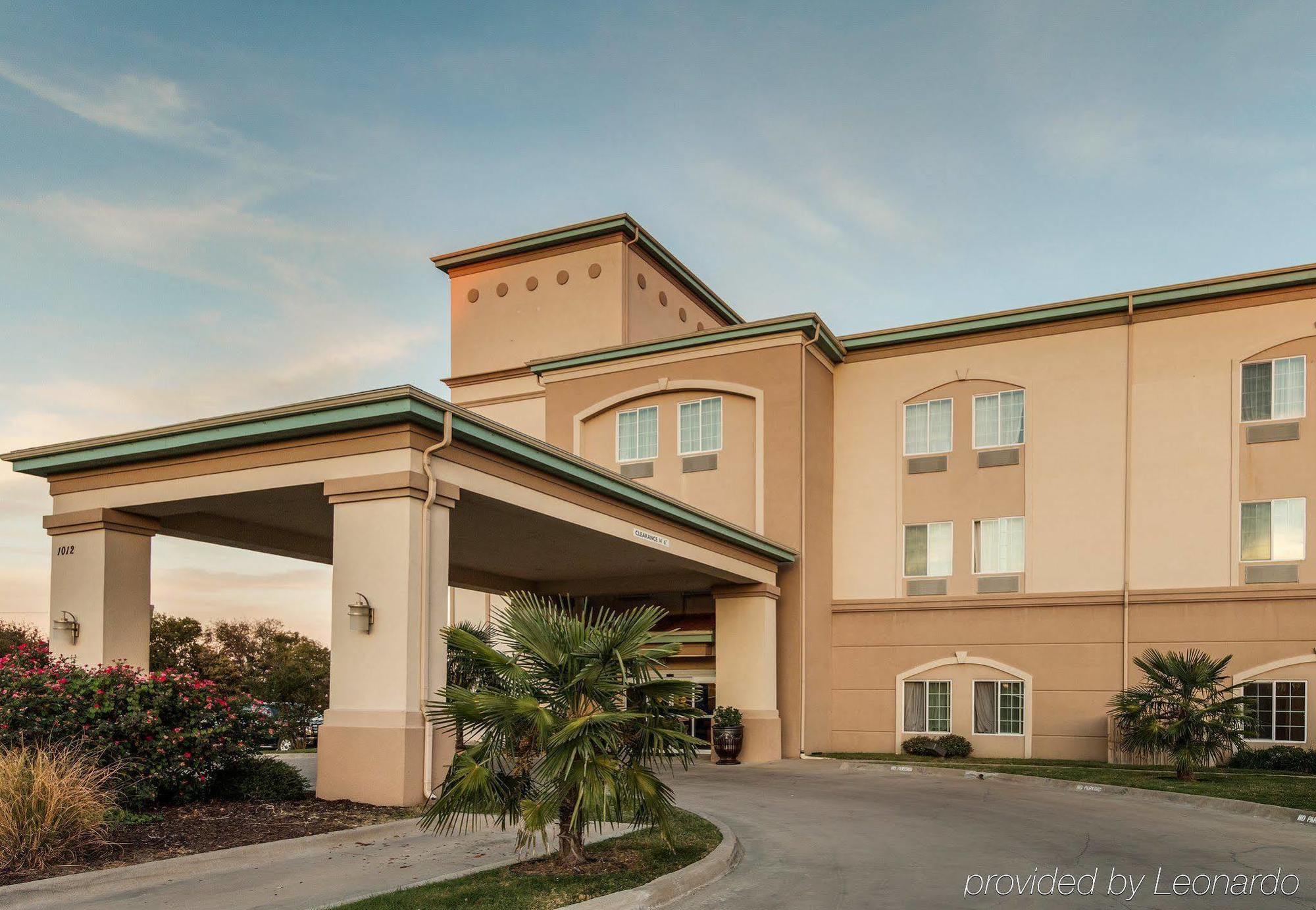 Quality Inn And Suites Groesbeck Exterior foto